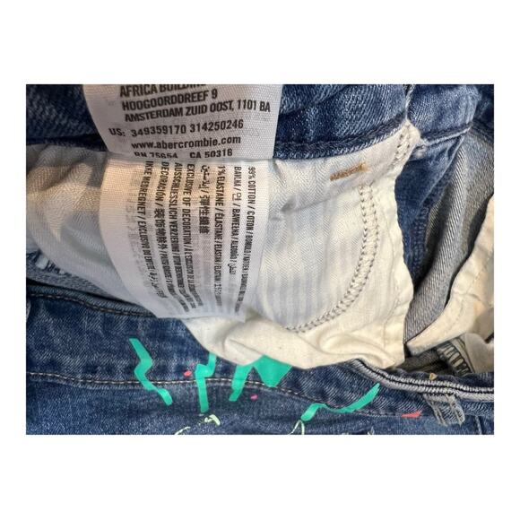 HOLLISTER Low-Rise Short-Short Splatter Shorts - Picture 6 of 8